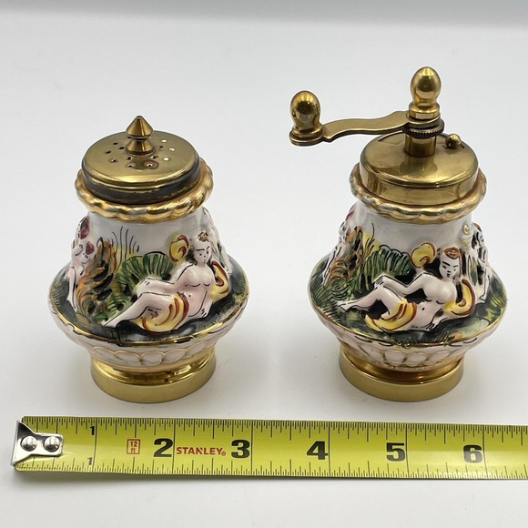 Capodimonte Salt Shaker and Pepper Mill High Relief Italy Vintage Nudes Cherubs - Picture 3 of 12